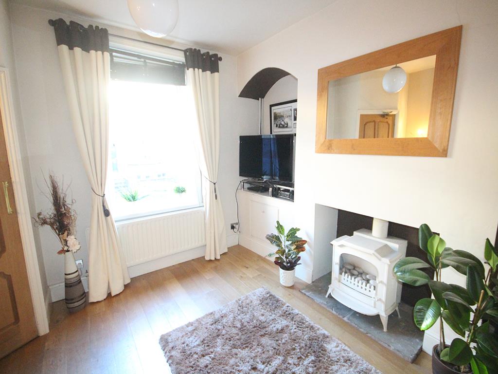 2 bedroom mid terrace house For Sale in Burnley - IMG_1118.jpg